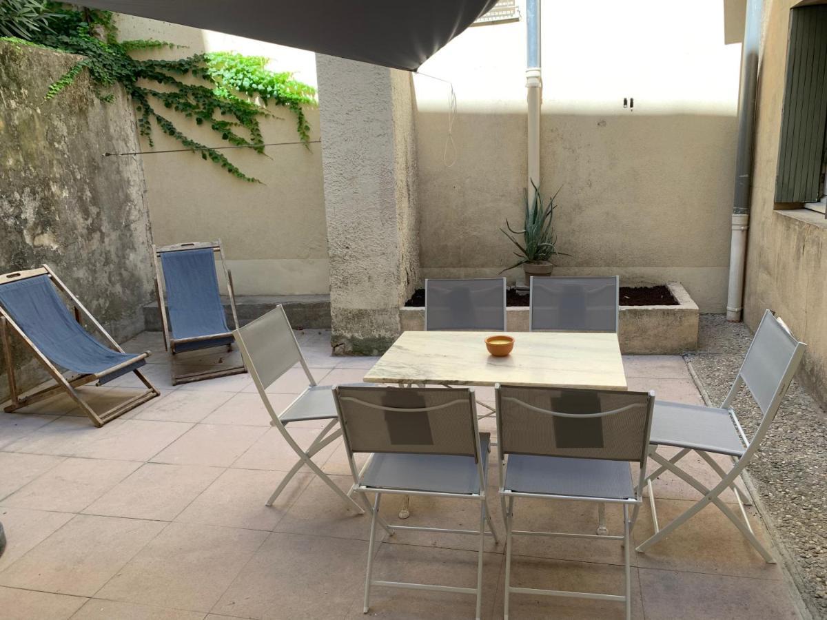 Appartement Intra Muros Avec Cour Privee Avignon Extérieur photo