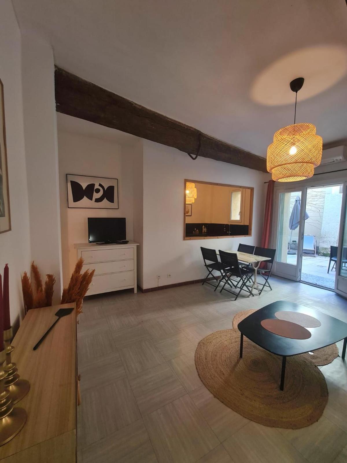 Appartement Intra Muros Avec Cour Privee Avignon Extérieur photo