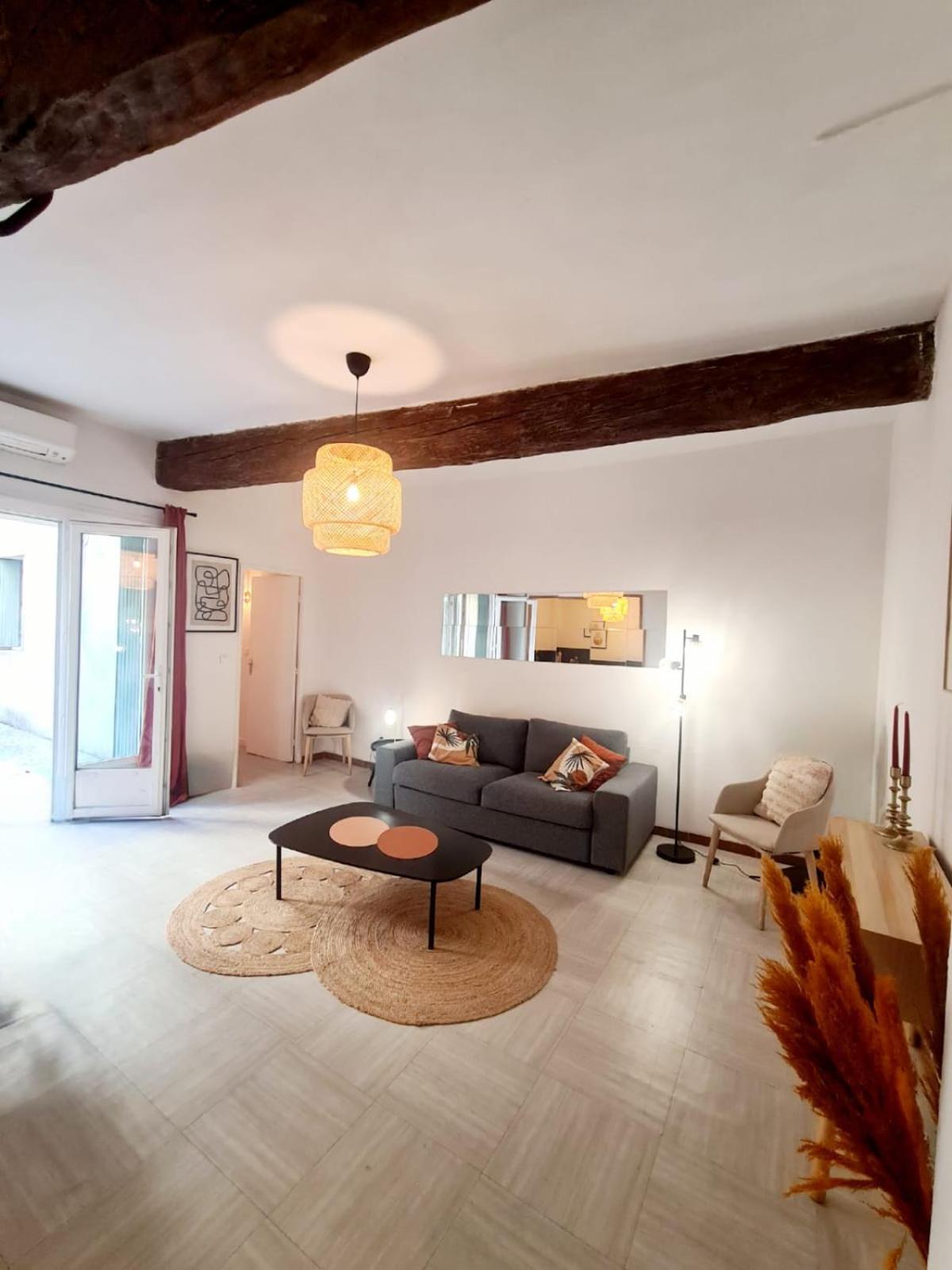 Appartement Intra Muros Avec Cour Privee Avignon Extérieur photo