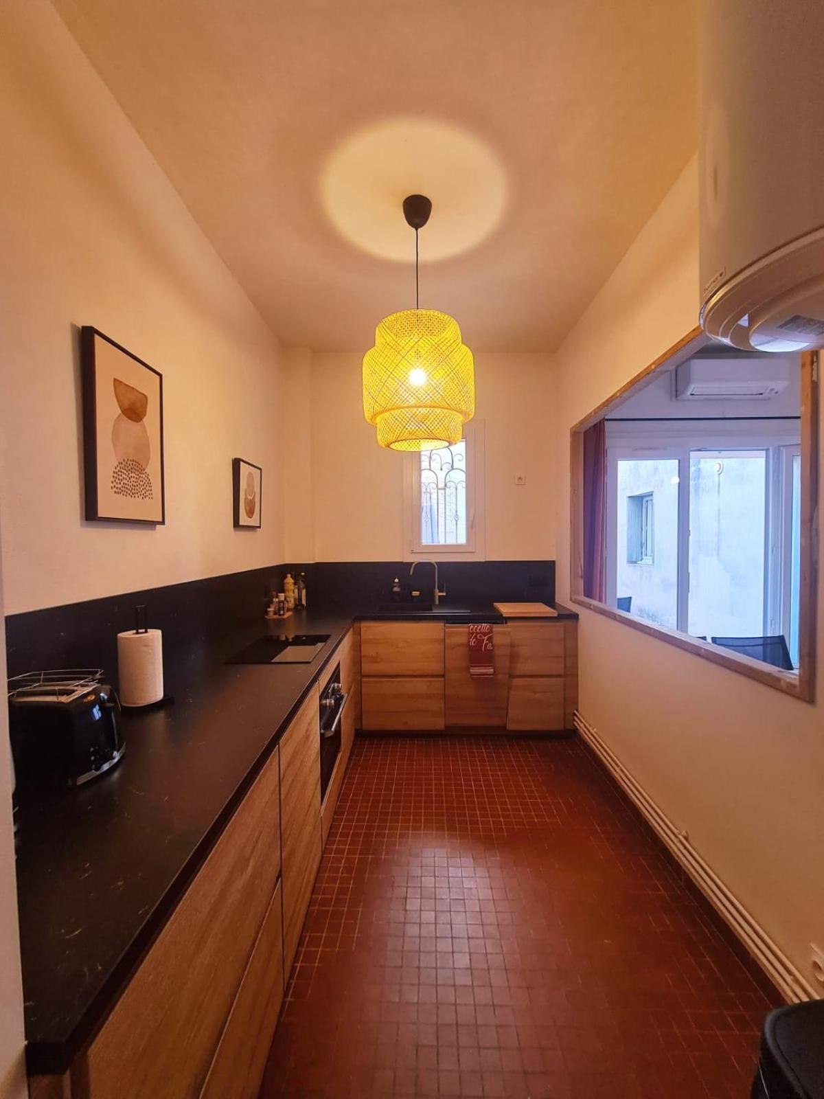 Appartement Intra Muros Avec Cour Privee Avignon Extérieur photo